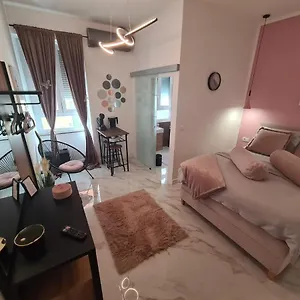 https://premium-class-room.hotelinzadar.com